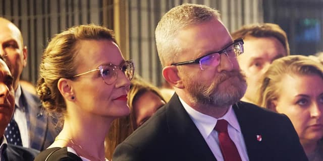 Czy Grzegorz Braun ma żonę? Odkryj szczegóły jego życia prywatnego Czy Grzegorz Braun ma żonę? Odkryj szczegóły jego życia prywatnego
