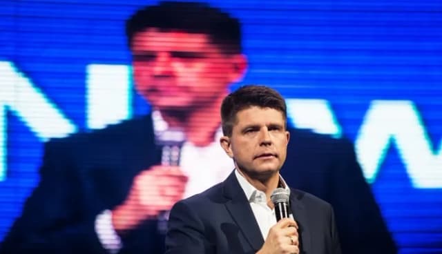 Kto stoi za Petru? Odkryj tajemnice jego finansowania i wsparcia Kto stoi za Petru? Odkryj tajemnice jego finansowania i wsparcia