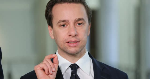 Dlaczego Bosak zrezygnował? Zaskakujące powody i ich konsekwencje Dlaczego Bosak zrezygnował? Zaskakujące powody i ich konsekwencje