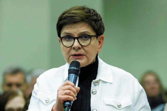 Beata Szydło co teraz robi? Zaskakujące zmiany w jej karierze Beata Szydło co teraz robi? Zaskakujące zmiany w jej karierze