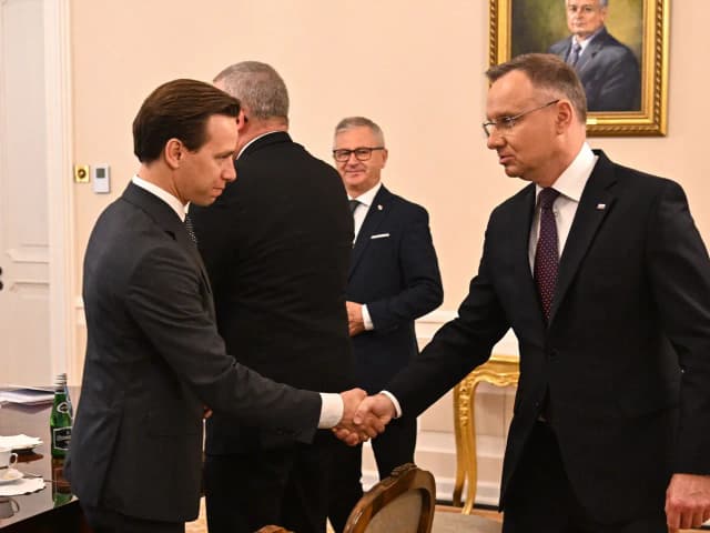 Bosak czy Duda: Kto naprawdę ma lepsze pomysły na Polskę? Bosak czy Duda: Kto naprawdę ma lepsze pomysły na Polskę?