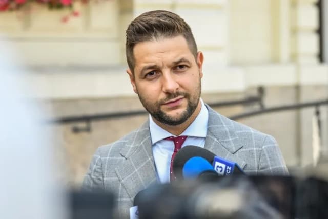 Patryk Jaki: kontrowersje, osiągnięcia i wpływ na polską politykę Patryk Jaki: kontrowersje, osiągnięcia i wpływ na polską politykę