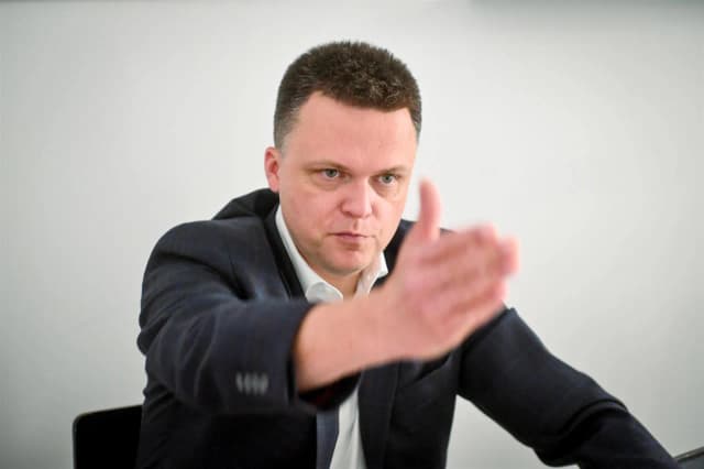 Jak Hołownia zarabia pieniądze? Zaskakujące źródła dochodów! Jak Hołownia zarabia pieniądze? Zaskakujące źródła dochodów!