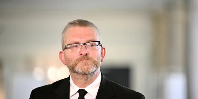 Ile lat ma Grzegorz Braun? Zaskakujące fakty o jego życiu i karierze Ile lat ma Grzegorz Braun? Zaskakujące fakty o jego życiu i karierze