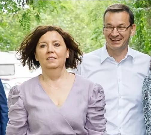Czy Mateusz Morawiecki ma żonę? Odkryj tajemnice jego życia rodzinnego Czy Mateusz Morawiecki ma żonę? Odkryj tajemnice jego życia rodzinnego