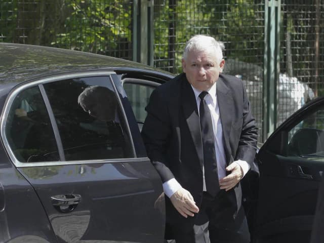 Czym jeździ Kaczyński? Zaskakujące szczegóły o jego samochodzie Czym jeździ Kaczyński? Zaskakujące szczegóły o jego samochodzie